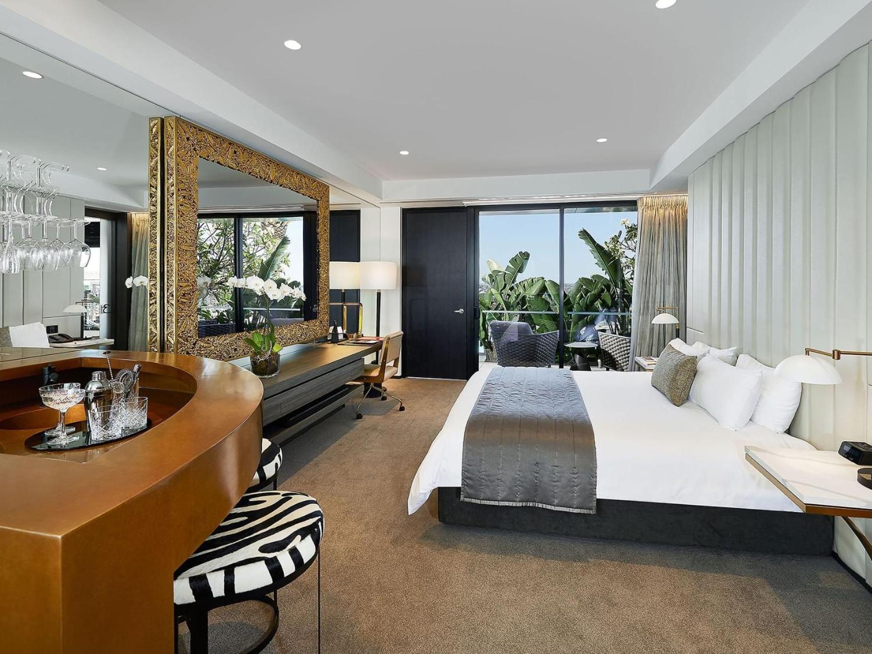 Emporium Hotel South Bank Brisbane Luaran gambar A suite at The Standard, East Village