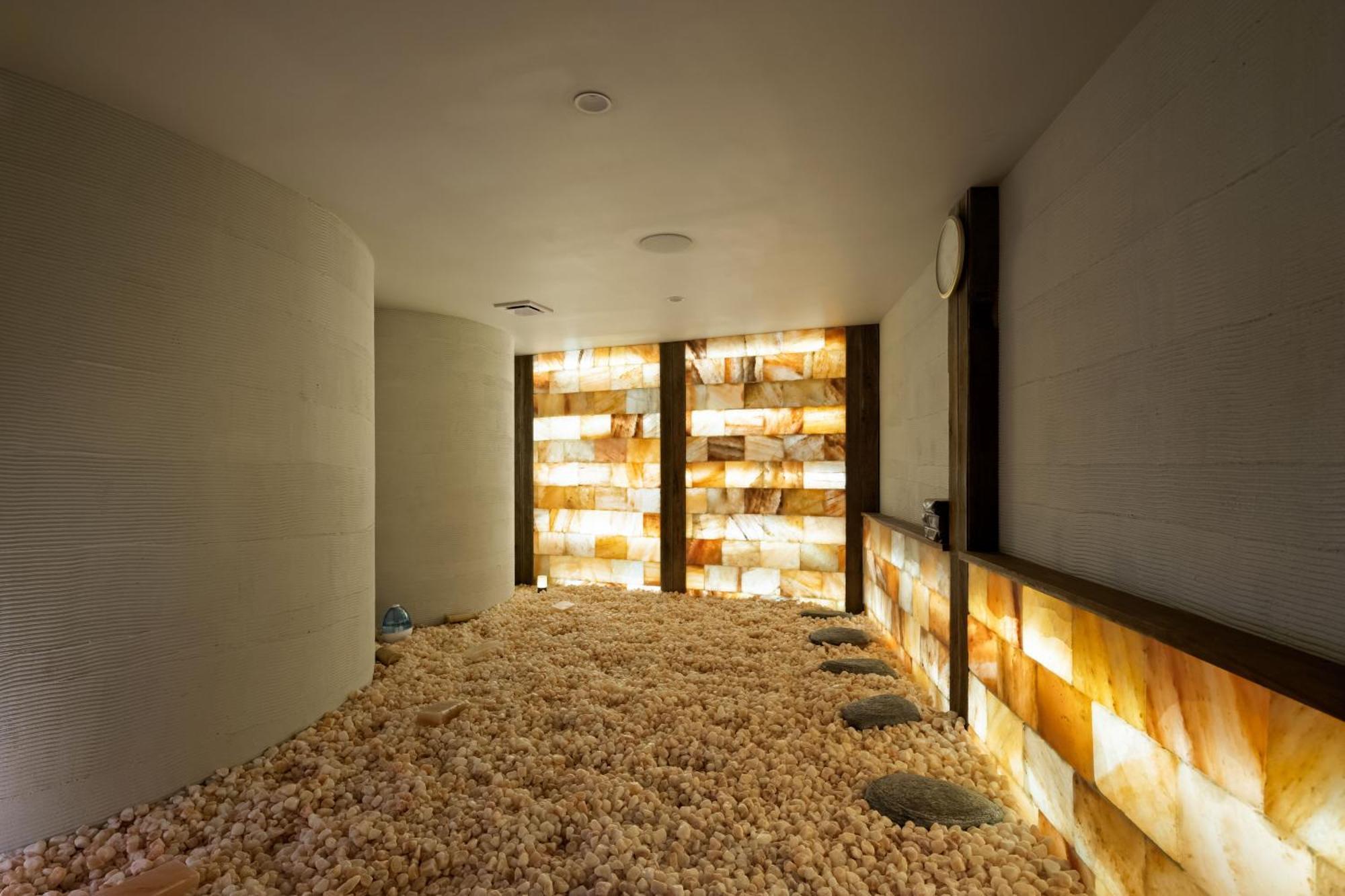 Emporium Hotel South Bank Brisbane Luaran gambar A salt cave in a spa